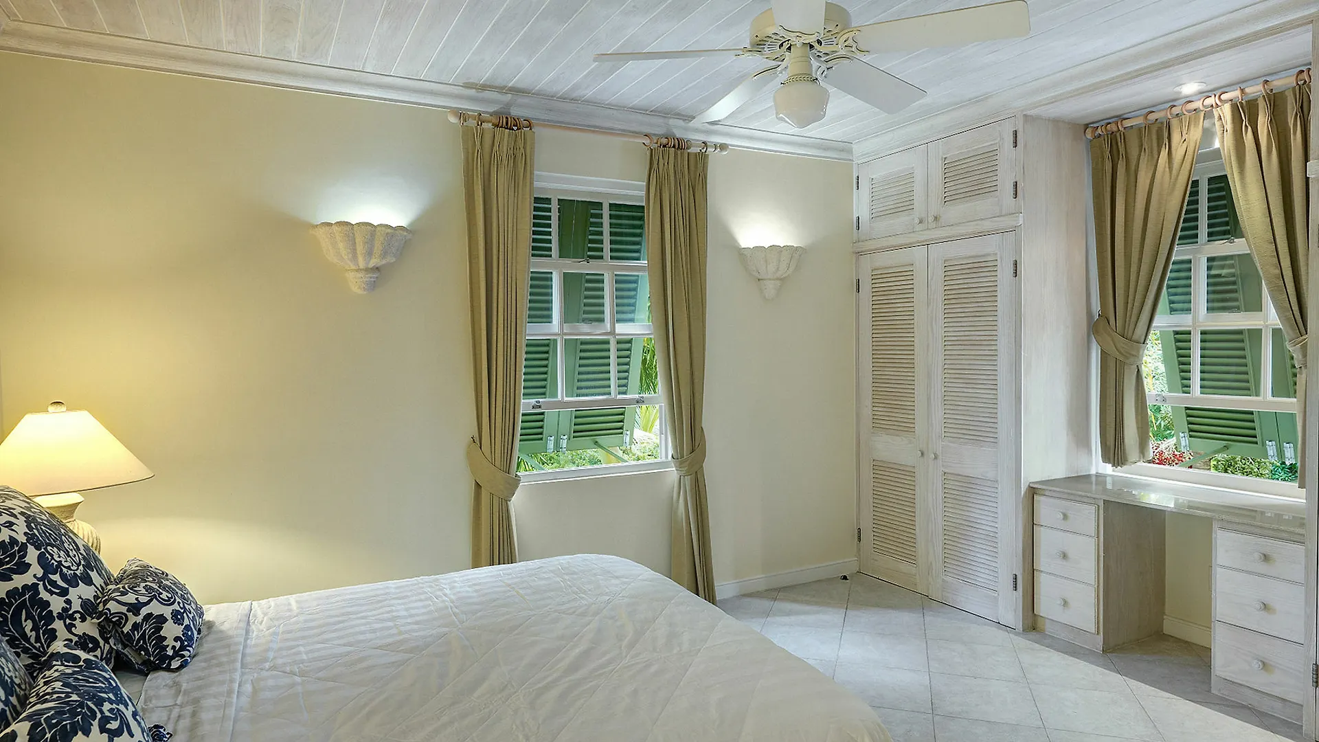 Mullins Beacon Hill 303, Tradewinds 아파트